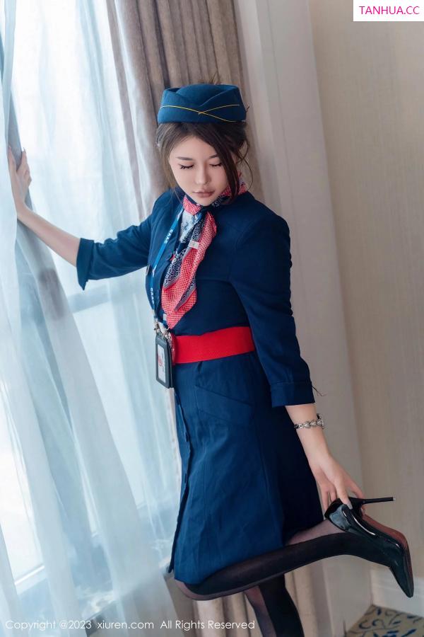 甜妮  [XiuRen]高清写真图 2023.12.28 No.7879 甜妮 黑丝美腿第10张图片